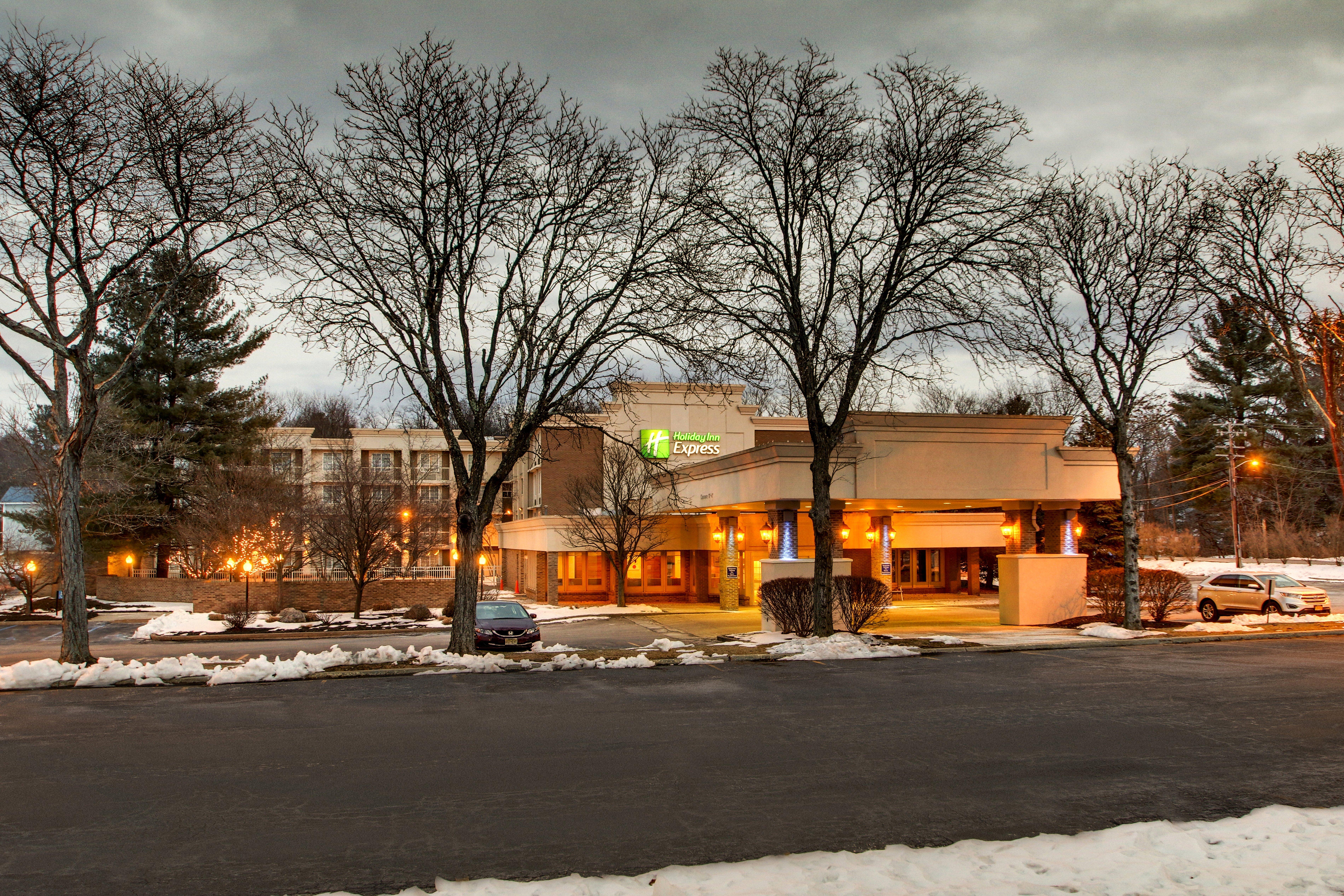 Holiday Inn Express Poughkeepsie By Ihg Exterior foto