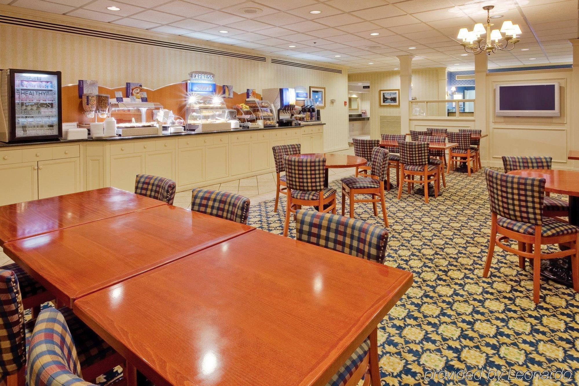 Holiday Inn Express Poughkeepsie By Ihg Exterior foto