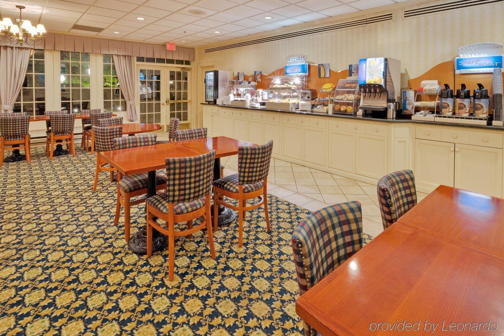 Holiday Inn Express Poughkeepsie By Ihg Exterior foto
